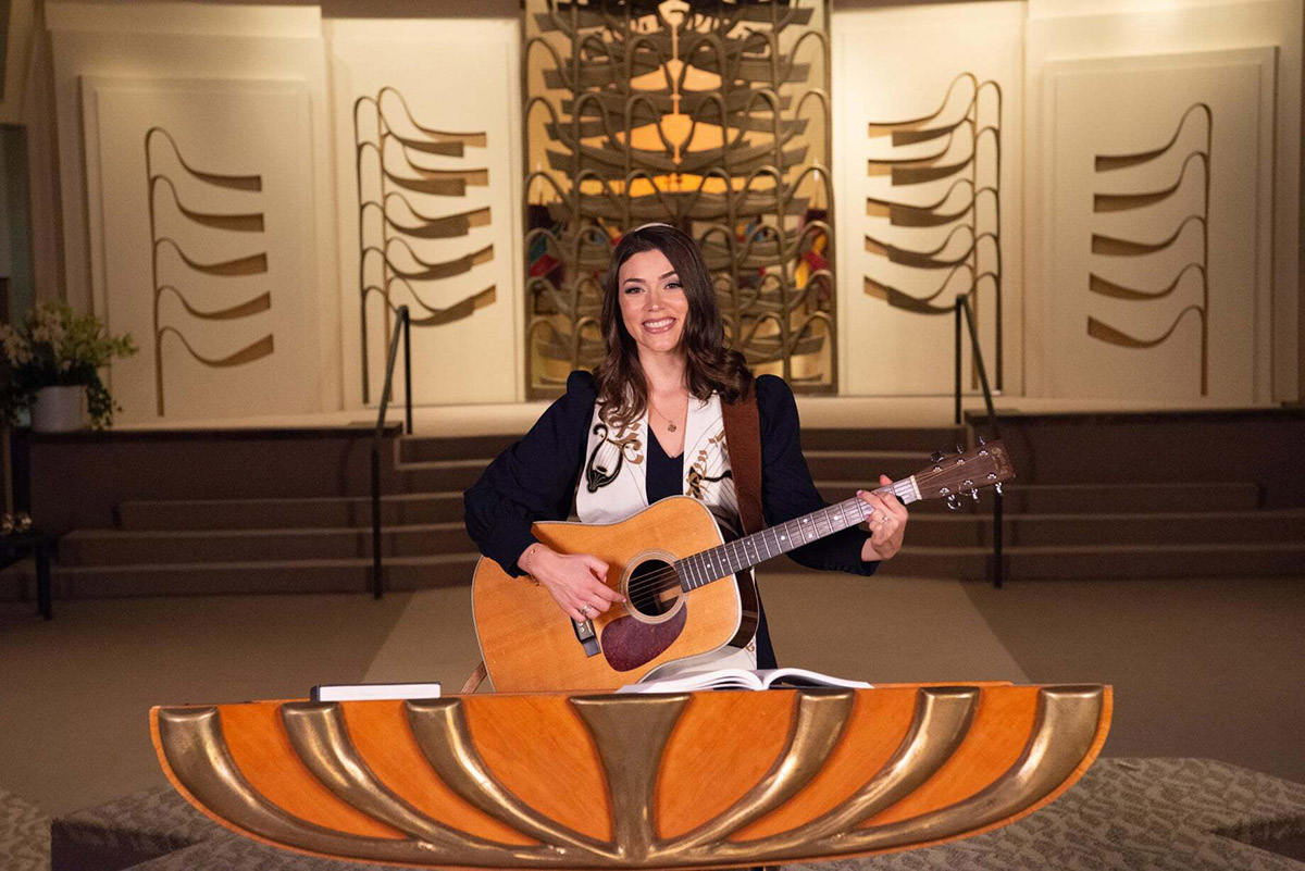 A Voice at the Center: Cantor Emma Lutz and the Evolving Role of Women in Worship