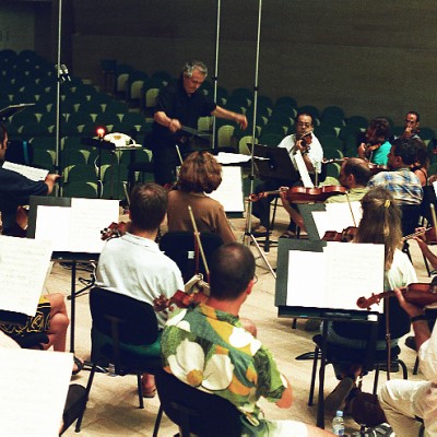 Jorge Mester, Phyllis Bryn-Julson & Members of the Barcelona Symphony