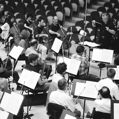 Jorge Mester, Phyllis Bryn-Julson & Members of the Barcelona Symphony