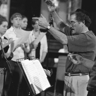 Neil Levin, Cantor Aaron Bensoussan and Members of the New London's Children Choir