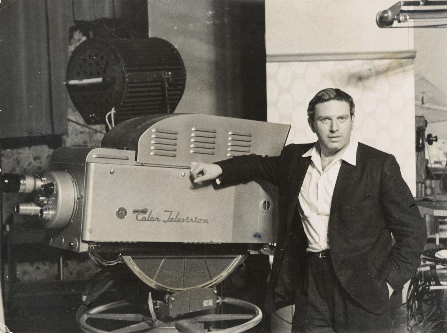 The Milken Archive of Jewish Music, in conjunction with the Theodore Bikel Legacy Project, releases a mini-documentary on “The Singer of His People” 