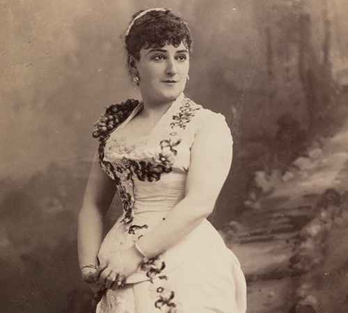 Barbara Ostfeld singing